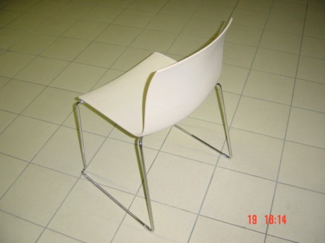 Chaise Catifa 46